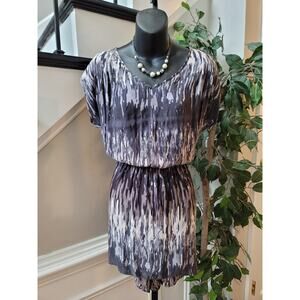Express Dress Women S-P Black White Printed V Neck Short Sleeve Casual